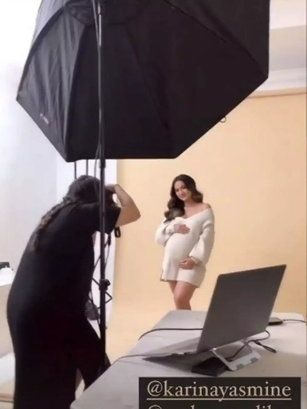 Potret maternity shoot Tengku Dewi © 2021 brilio.net