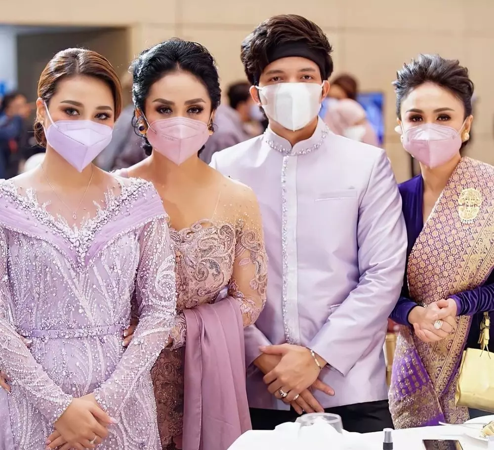 Aurel & Krisdayanti saat lamaran dan pengajian © 2021 brilio.net