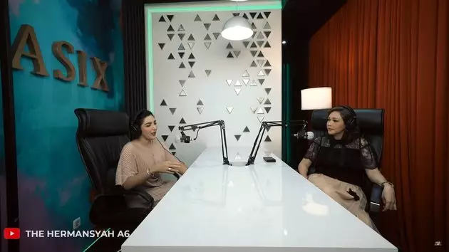 hubungan maia estianty dengan mulan © 2021 brilio.net hubungan maia estianty dengan mulan © 2021 brilio.net