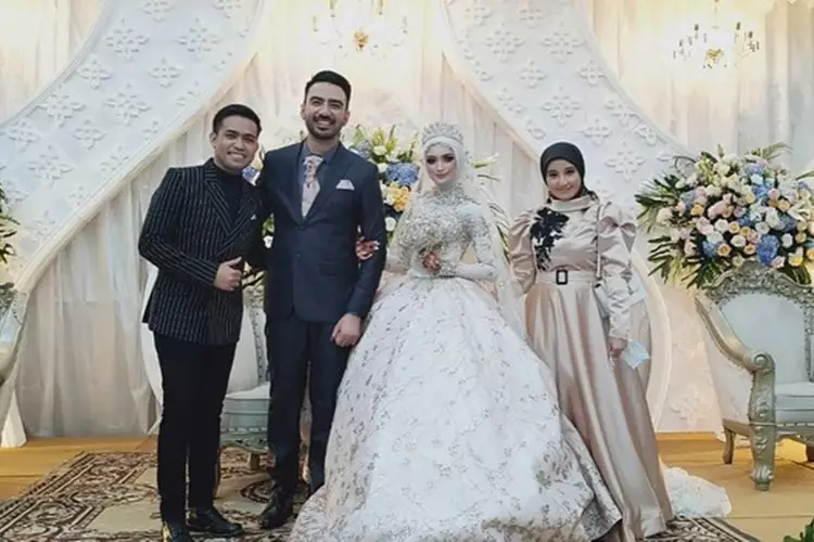 jebolan D'Academy saat kondangan © 2021 brilio.net jebolan D'Academy saat kondangan © 2021 brilio.net