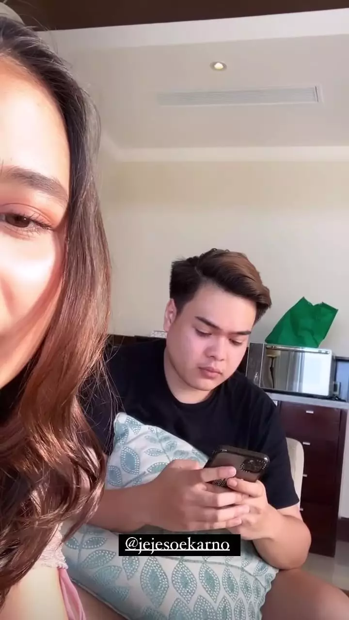 momen jeje soekarno liburan bareng prilly © Instagram