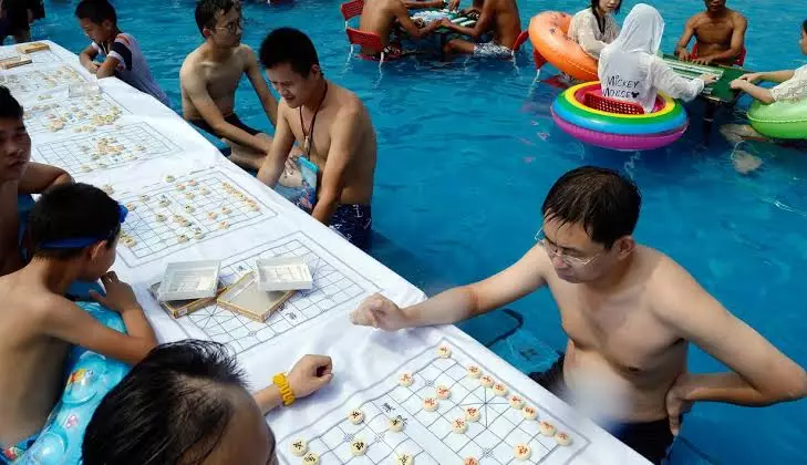 tingkah kocak di kolam renang Instagram