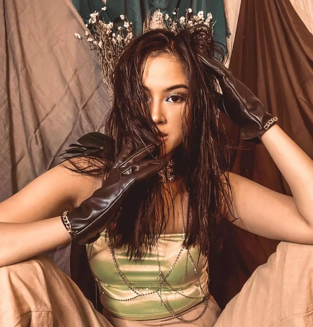 gaya pemotretan Gabriella Larasati © 2021 brilio.net Instagram gaya pemotretan Gabriella Larasati © 2021 brilio.net Instagram