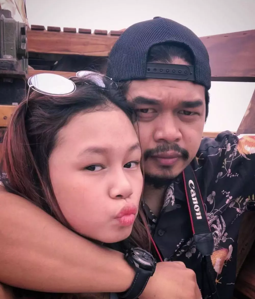 potret harmonis keluarga Bambang Pamungkas © 2021 brilio.net Instagram potret harmonis keluarga Bambang Pamungkas © 2021 brilio.net Instagram