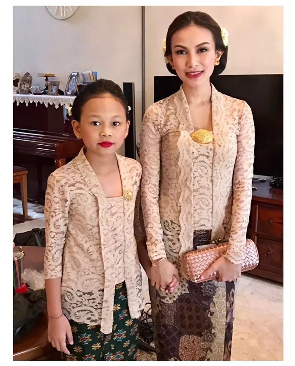 potret harmonis keluarga Bambang Pamungkas © 2021 brilio.net Instagram potret harmonis keluarga Bambang Pamungkas © 2021 brilio.net Instagram