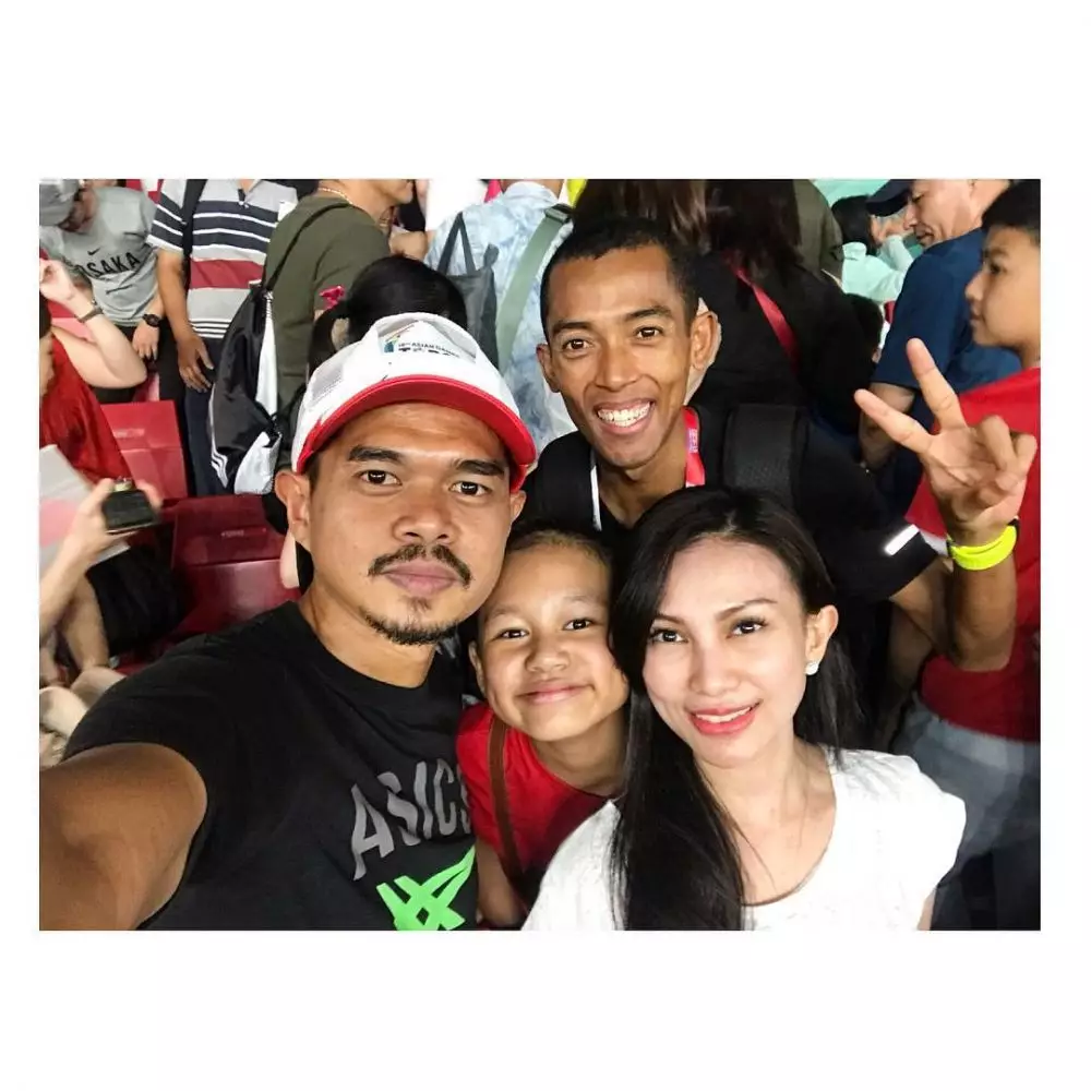 potret harmonis keluarga Bambang Pamungkas © 2021 brilio.net Instagram potret harmonis keluarga Bambang Pamungkas © 2021 brilio.net Instagram