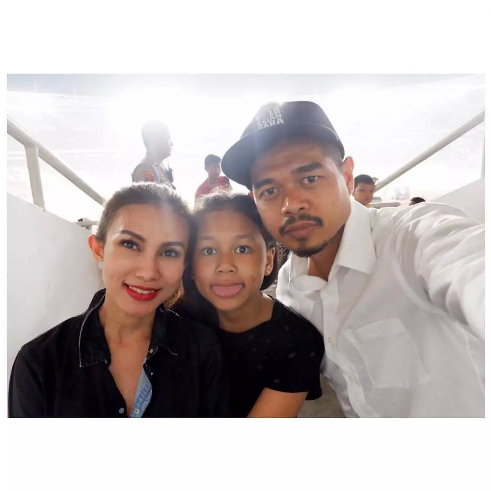 potret harmonis keluarga Bambang Pamungkas © 2021 brilio.net Instagram potret harmonis keluarga Bambang Pamungkas © 2021 brilio.net Instagram