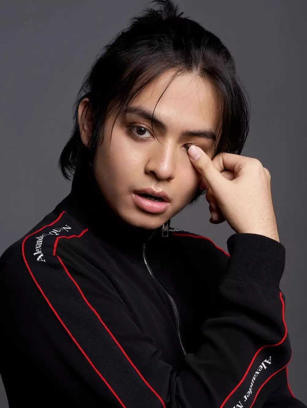 Angga Yunanda mirip tokoh Eren Yeager  © 2021 brilio.net Angga Yunanda mirip tokoh Eren Yeager  © 2021 brilio.net