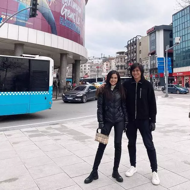 Bulan madu Kevin dan Vicy © Instagram