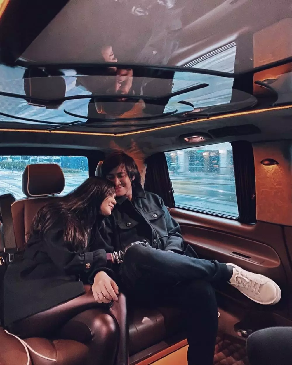 Bulan madu Kevin dan Vicy © Instagram