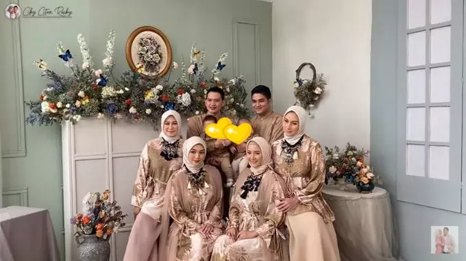 keluarga Citra Kirana & Erica Putri pemotretan © 2021 brilio.net