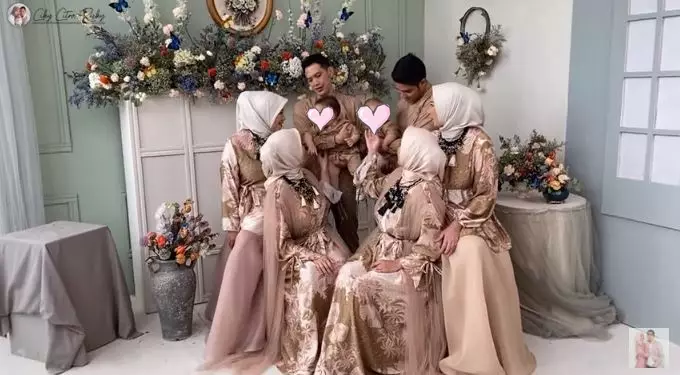 keluarga Citra Kirana & Erica Putri pemotretan © 2021 brilio.net