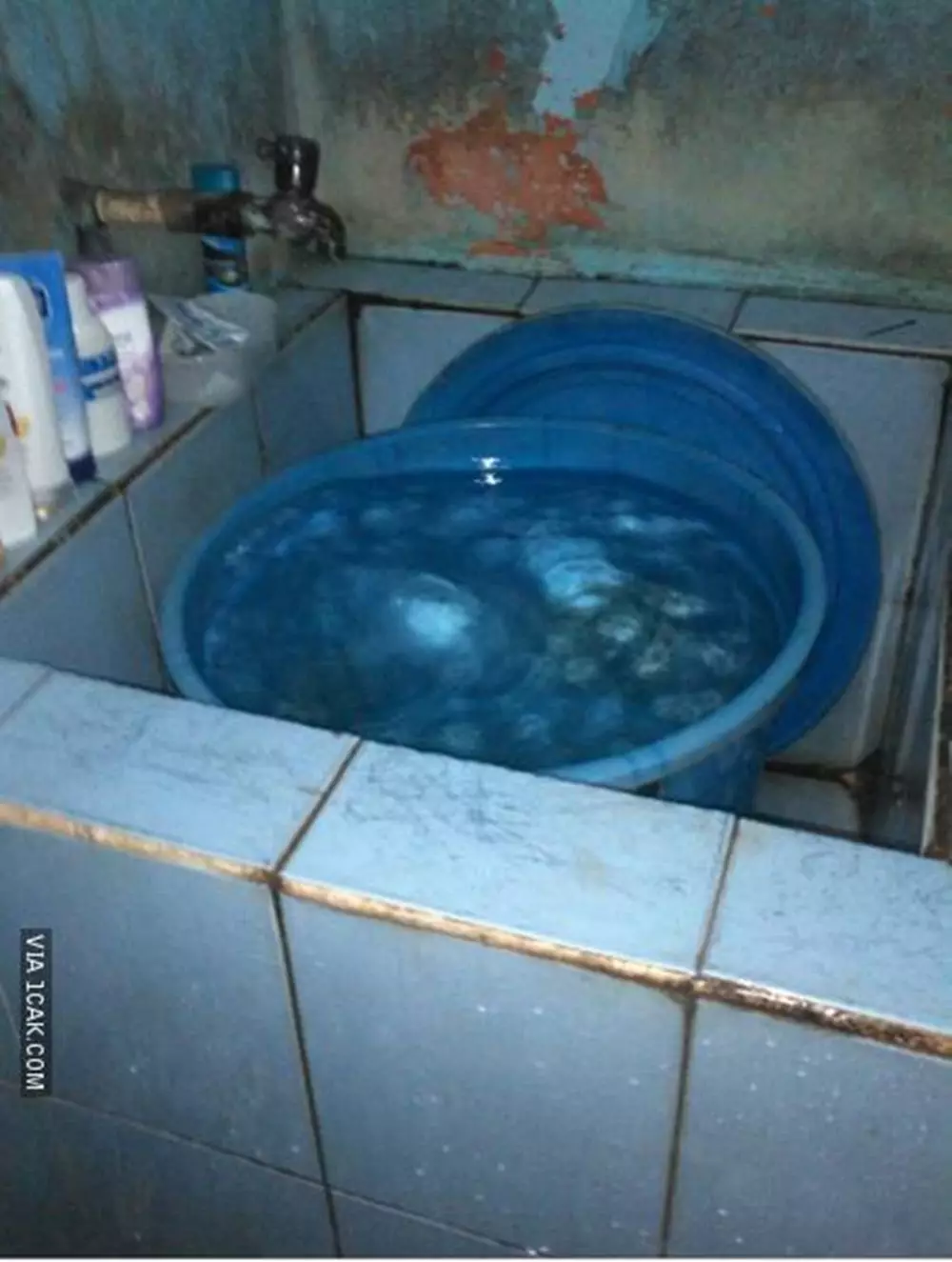 bak mandi antimainstream © Berbagai Sumber