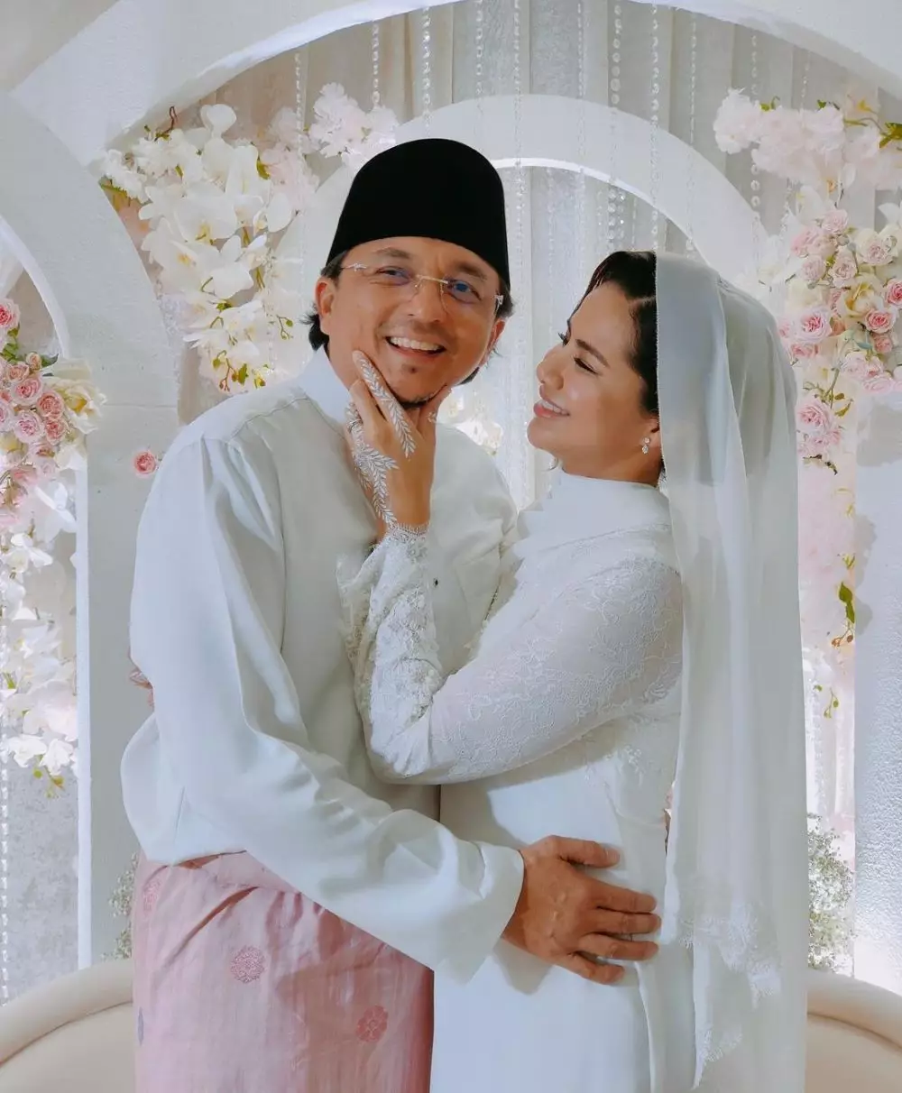 alasan Engku Emran menikahi noor nabila © 2021 brilio.net alasan Engku Emran menikahi noor nabila © 2021 brilio.net