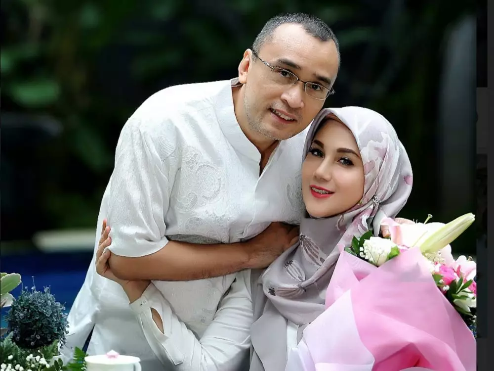 ratu sinetron era 90-an dan pasangan Instagram