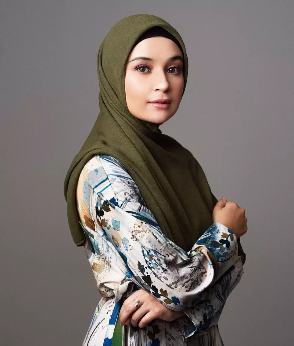 Shireen sungkar bermakeup tebal © 2021 brilio.net