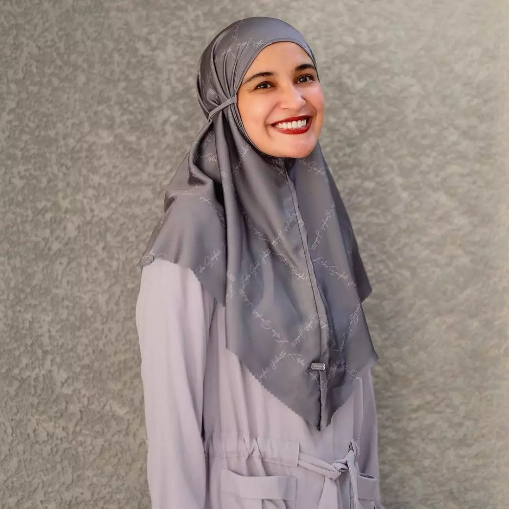 Shireen sungkar bermakeup tebal © 2021 brilio.net