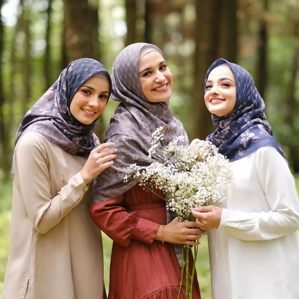 Shireen sungkar bermakeup tebal © 2021 brilio.net