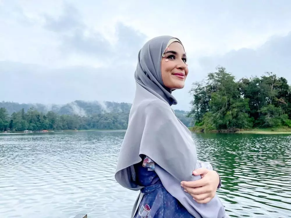 Shireen sungkar bermakeup tebal © 2021 brilio.net