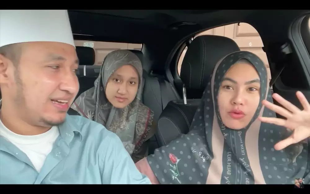 Momen Kartika Putri laser alis YouTube