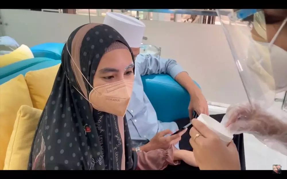 Momen Kartika Putri laser alis YouTube