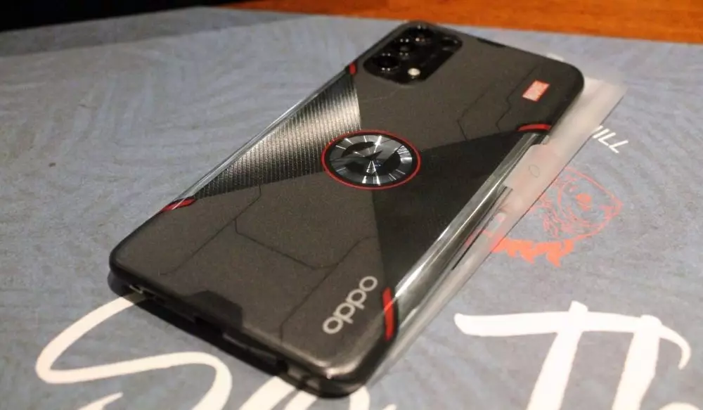 Oppo Reno5 Marvel Edition © 2021 brilio.net Oppo Reno5 Marvel Edition © 2021 brilio.net