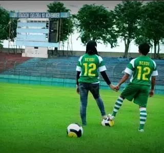 seleb saat foto prewedding di stadion bola Instagram seleb saat foto prewedding di stadion bola Instagram