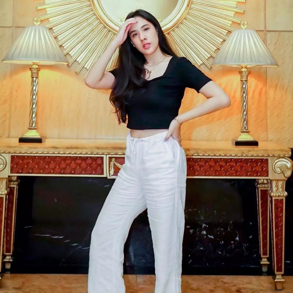 cantik anak pesinetron tak ikuti © Instagram