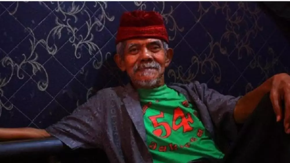 Fakta komedian Urip Arphan Berbagai sumber Fakta komedian Urip Arphan Berbagai sumber