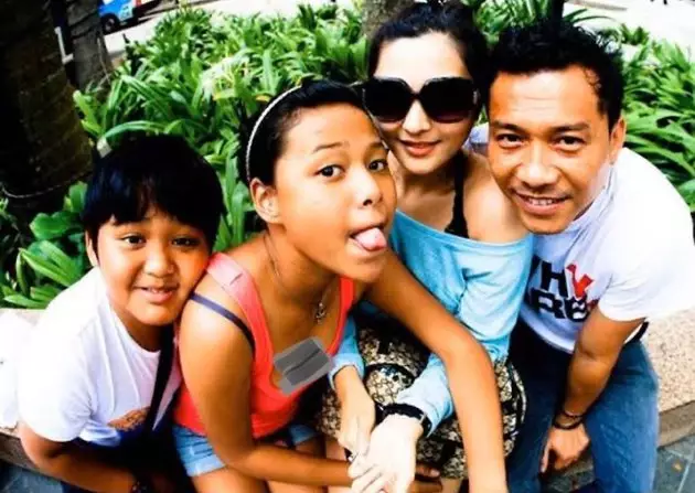 kebersamaan anang dan aurel sedari kecil © berbagai sumber kebersamaan anang dan aurel sedari kecil © berbagai sumber