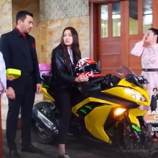 Yasmin Napper saat kendarai moge © 2021 brilio.net