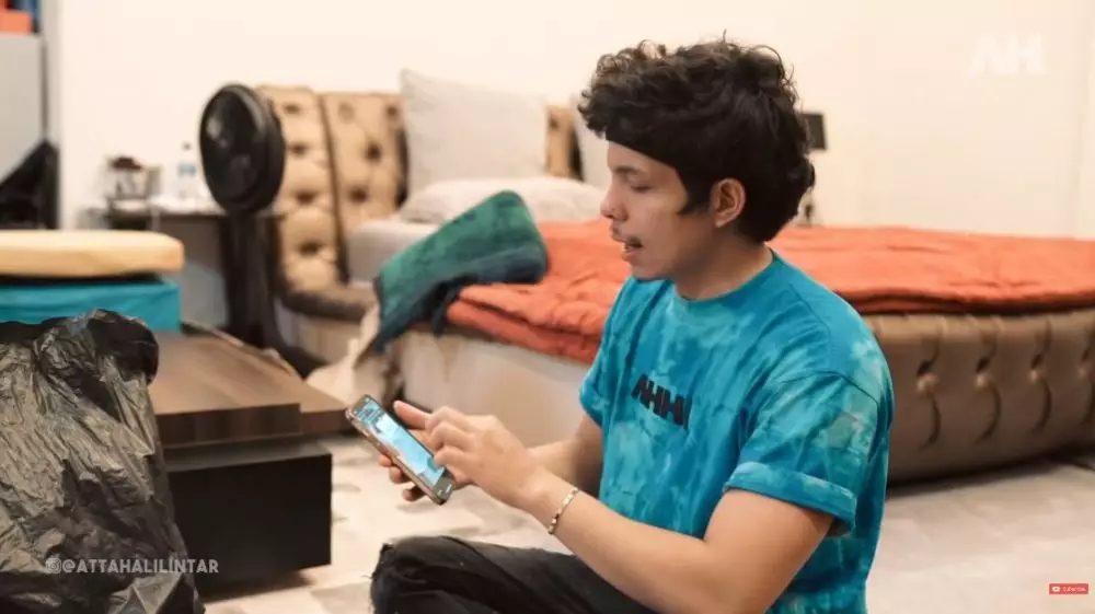 Atta dapat hadiah uang © YouTube Atta dapat hadiah uang © YouTube