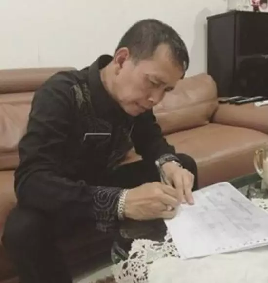 potret lawas ayah Ayu Ting Ting © 2021 brilio.net