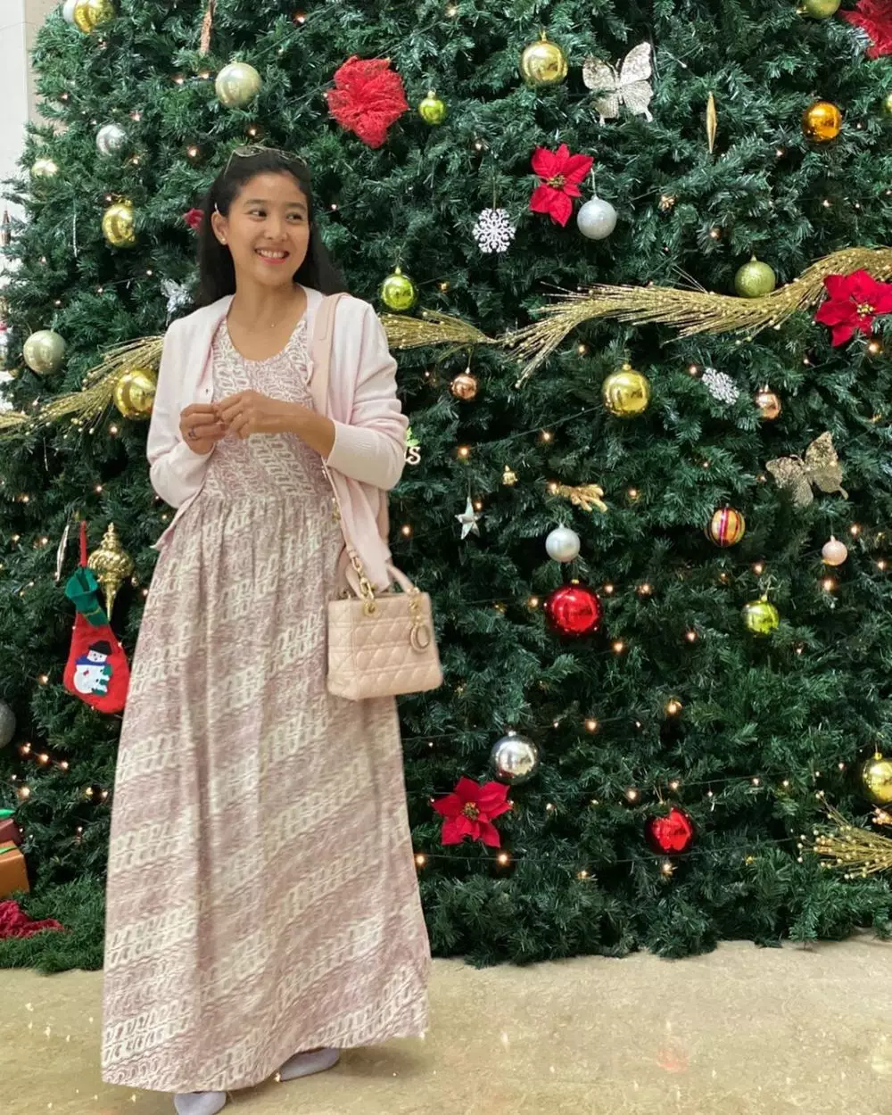 potret Olivia Zalianty kenakan dress © 2021 brilio.net potret Olivia Zalianty kenakan dress © 2021 brilio.net