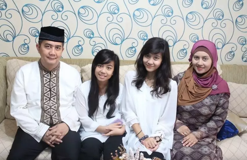 Awkarin zaman sekolah © YouTube Awkarin zaman sekolah © YouTube