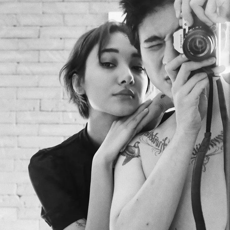 Potret mesra Jerome Kurnia dan Carissa Perusset © 2021 brilio.net Potret mesra Jerome Kurnia dan Carissa Perusset © 2021 brilio.net