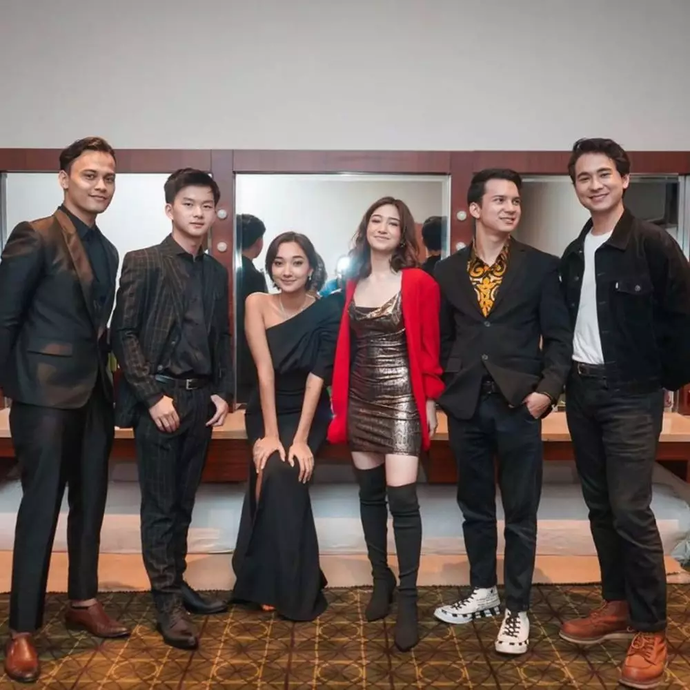 Potret mesra Jerome Kurnia dan Carissa Perusset © 2021 brilio.net Potret mesra Jerome Kurnia dan Carissa Perusset © 2021 brilio.net