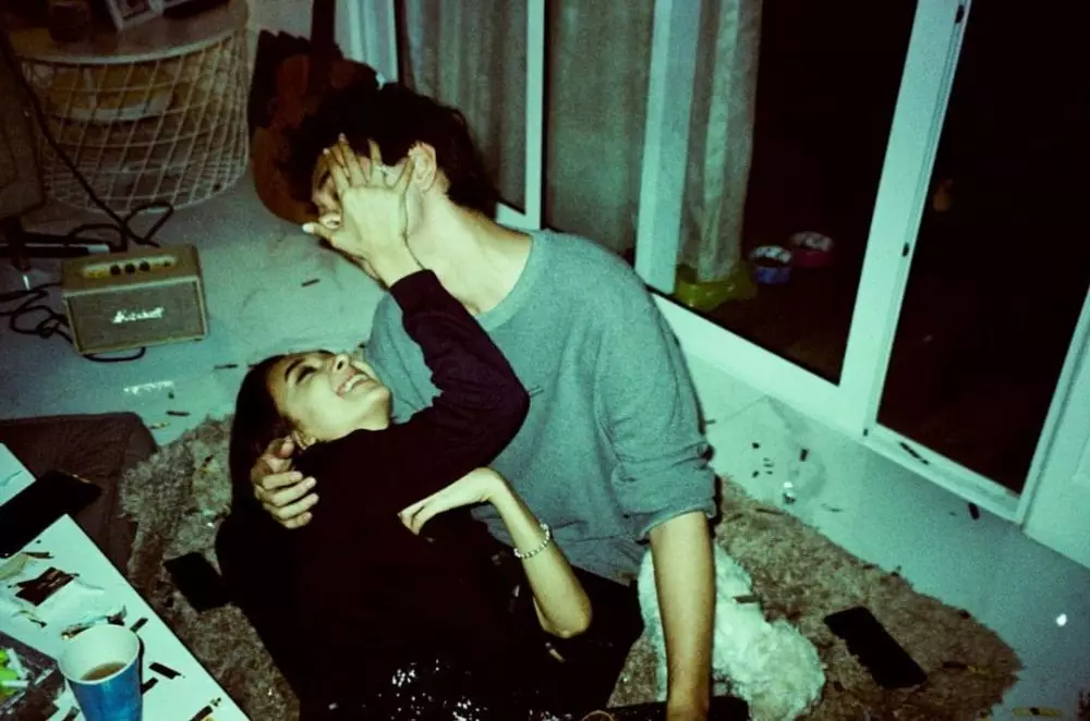 Potret mesra Jerome Kurnia dan Carissa Perusset © 2021 brilio.net Potret mesra Jerome Kurnia dan Carissa Perusset © 2021 brilio.net