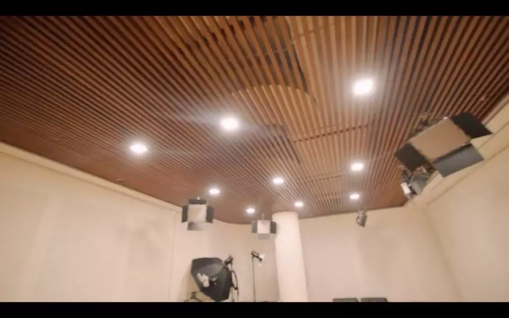 ruang kerja di rumah Raditya Dika usai revonasi YouTube