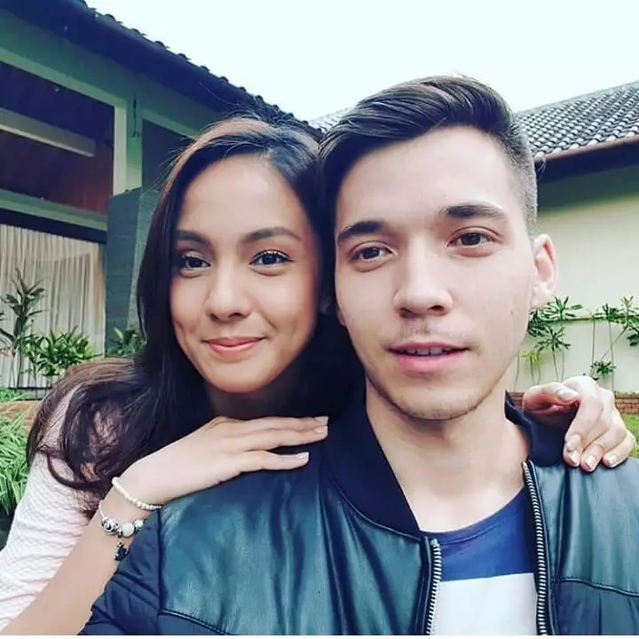 Stefan William dan pasangan di sinetron © 2021 brilio.net Stefan William dan pasangan di sinetron © 2021 brilio.net