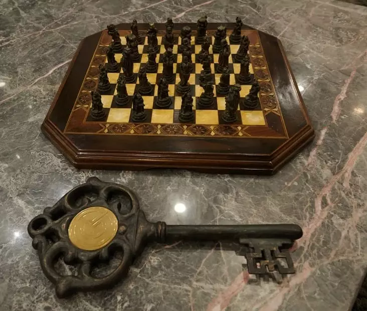 potret kantor produksi shah rukh khan dan gauri © Instagram