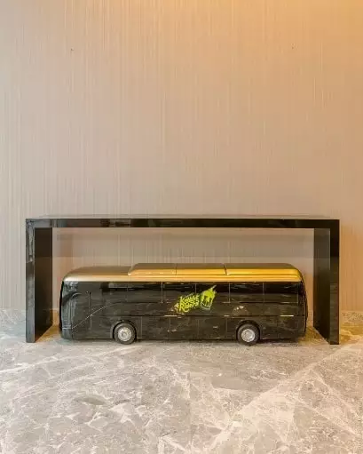 potret kantor produksi shah rukh khan dan gauri © Instagram