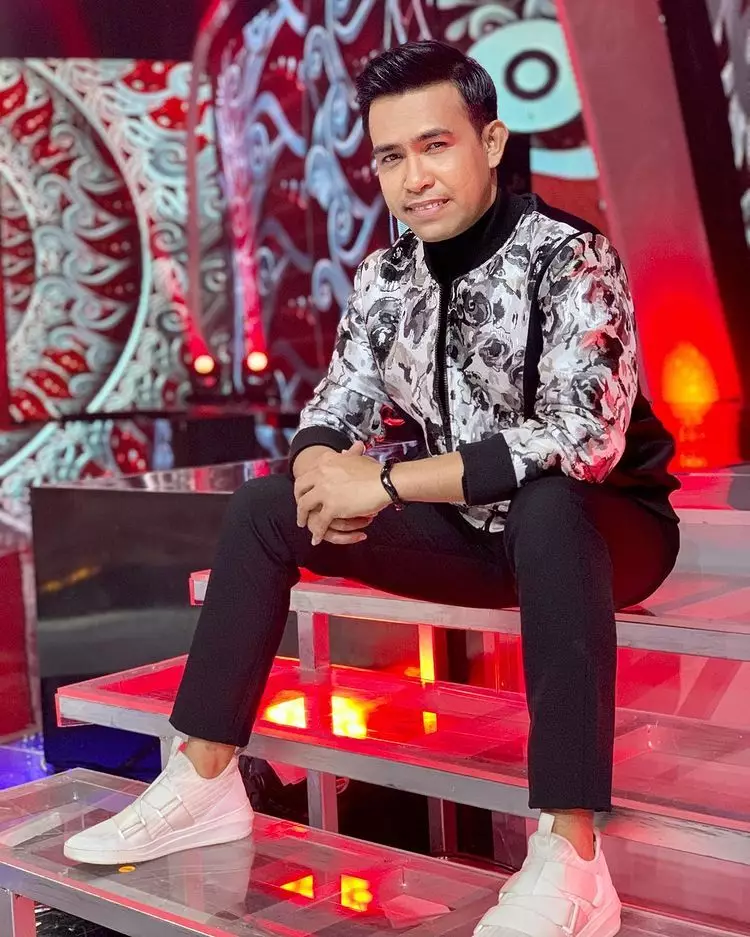 seleb sukses jadi juri pencarian bakat © Instagram