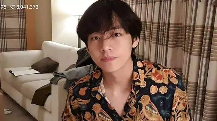 seleb Korea pakai batik © 2021 brilio.net