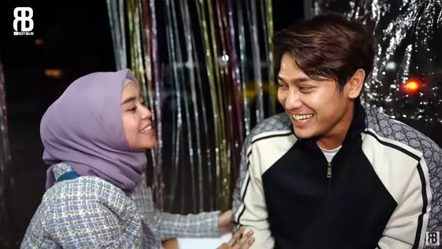 Lesty Kejora dan Rizky Billar jajan di warung kaki lima YouTube Lesty Kejora dan Rizky Billar jajan di warung kaki lima YouTube