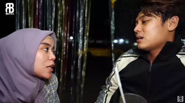 Lesty Kejora dan Rizky Billar jajan di warung kaki lima YouTube Lesty Kejora dan Rizky Billar jajan di warung kaki lima YouTube