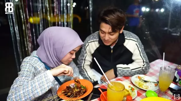 Lesty Kejora dan Rizky Billar jajan di warung kaki lima YouTube Lesty Kejora dan Rizky Billar jajan di warung kaki lima YouTube