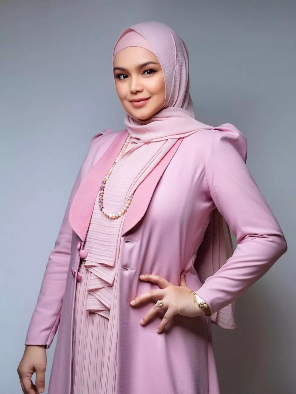 Maternity shoot Siti Nurhaliza dalam berbagai tema © 2021 brilio.net