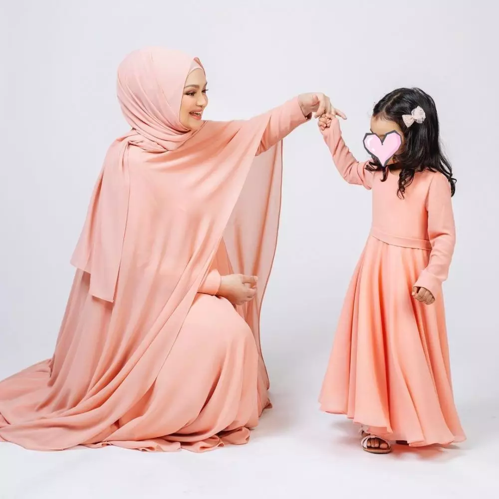 Maternity shoot Siti Nurhaliza dalam berbagai tema © 2021 brilio.net