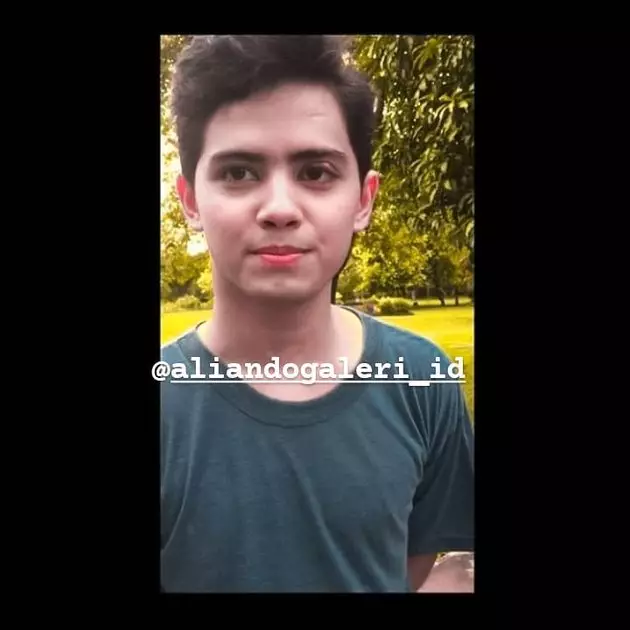 Aliando tampil tanpa brewok © 2021 brilio.net Aliando tampil tanpa brewok © 2021 brilio.net